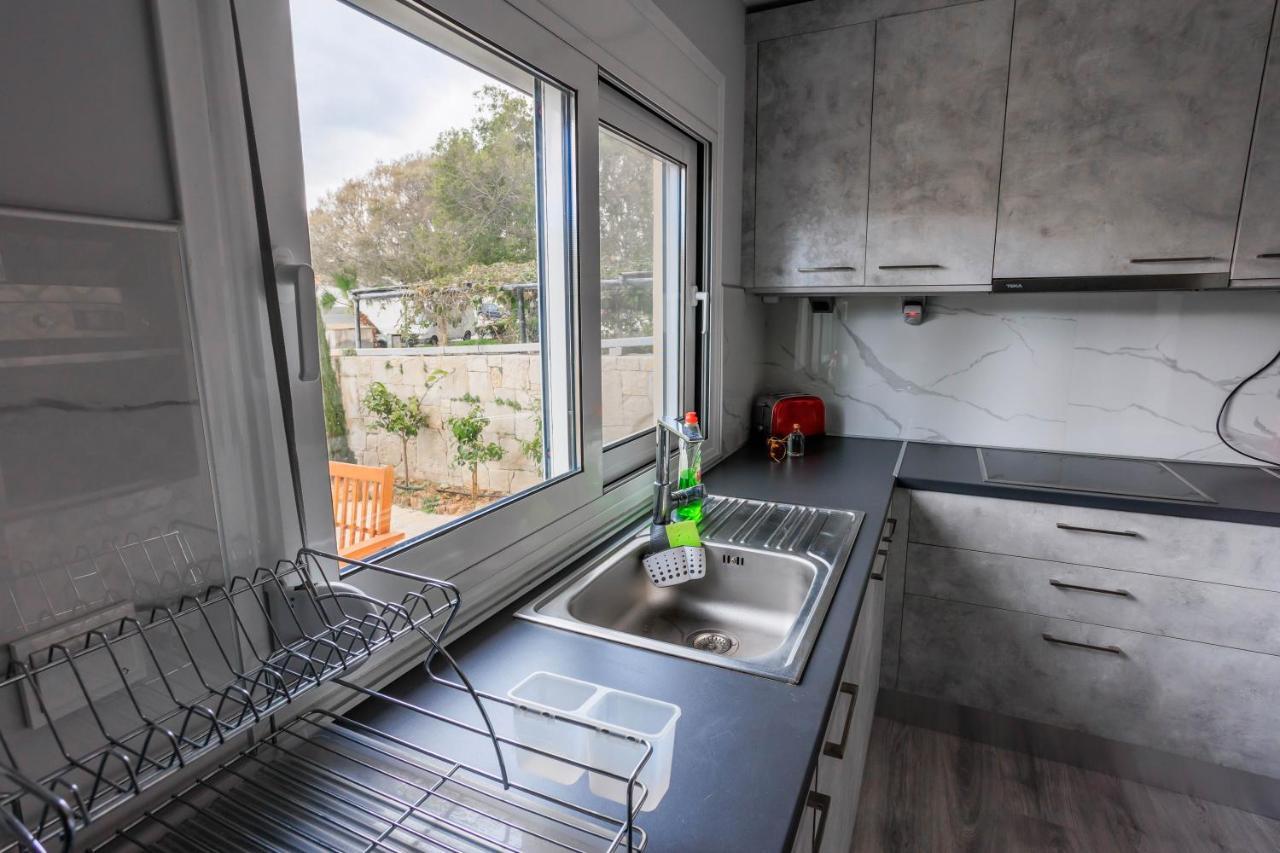 Electra Modern Apartment With Cozy Garden Iraklio Exteriér fotografie